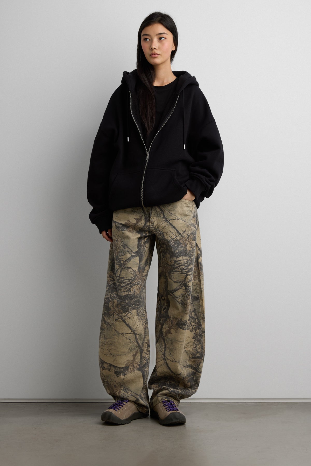 FLEECE STUDIO ZIP-UP HOODIE